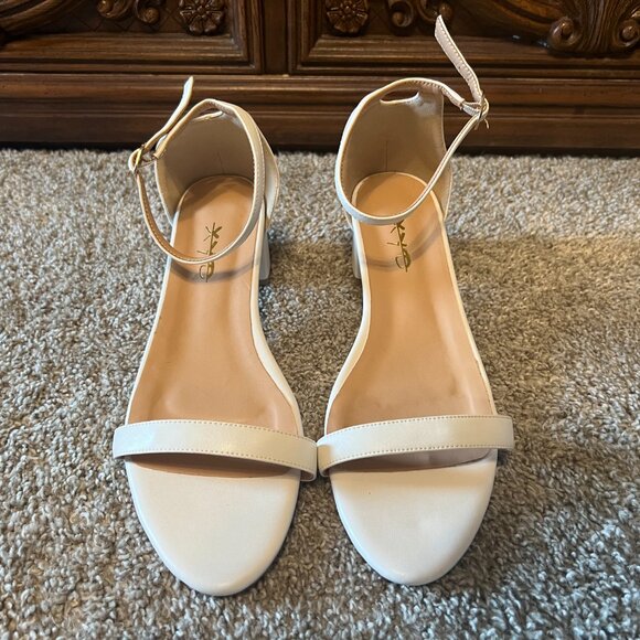 XYO White Heels Women's Size 12 - Picture 8 of 9
